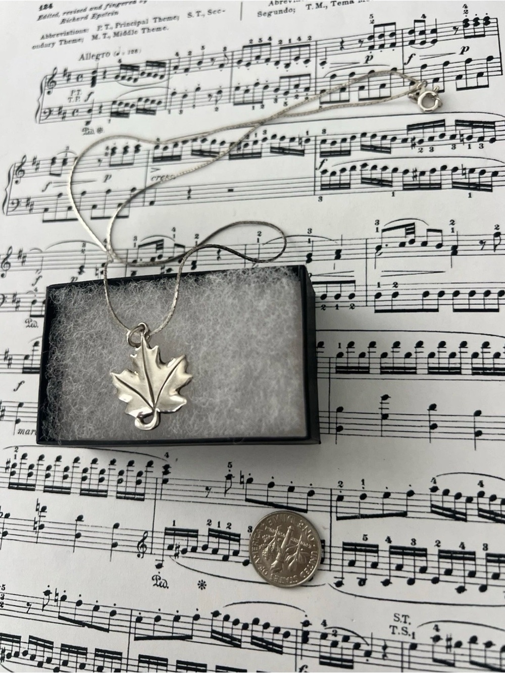 Rare-Retired-Tiffany & Co. Maple Leaf Pendant Sterling Silver 925 necklace - Picture 2 of 4
